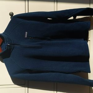 Small blue Patagonia half zip